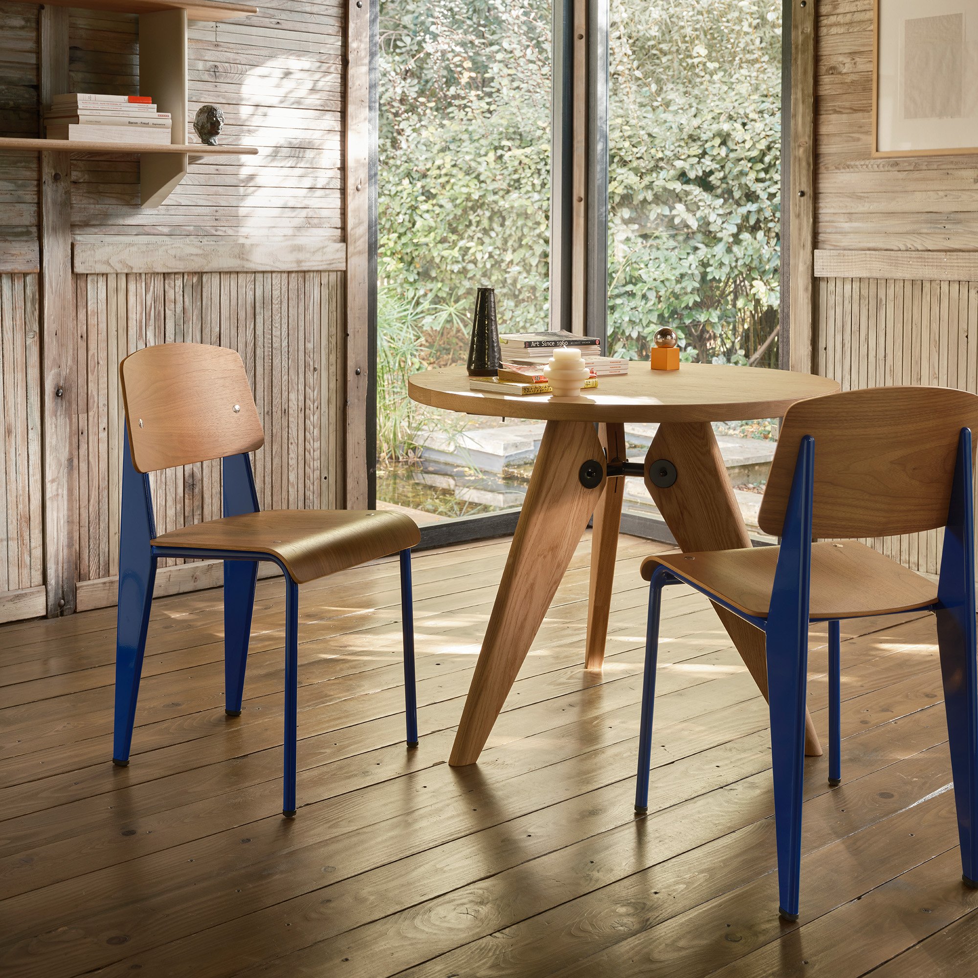 Jean Prouvé, Guéridon, Φ1050, Oak wood Guéridon Table, 1050 mm, Natural oak solid, oiled | Vitra | by