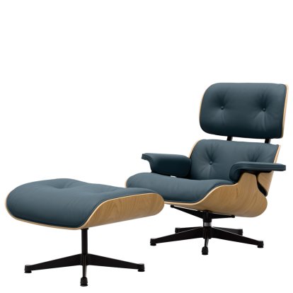 Eames Lounge Chair & Ottoman, Chestnut, natural, Leather Premium F smoky blue, 89 cm, Aluminium polished, sides black