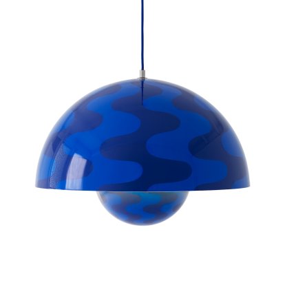 Flowerpot VP2 pendant light, Cobalt blue/twilight blue