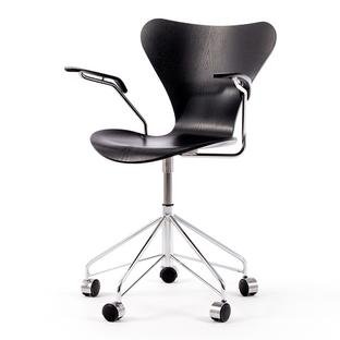 Details Fritz Hansen Series 7 Swivel Armchair 3217 Series 7 Swivel Armchair 3217