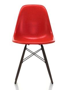 Eames Fiberglass Chair DSW, Eames classic red, Black maple